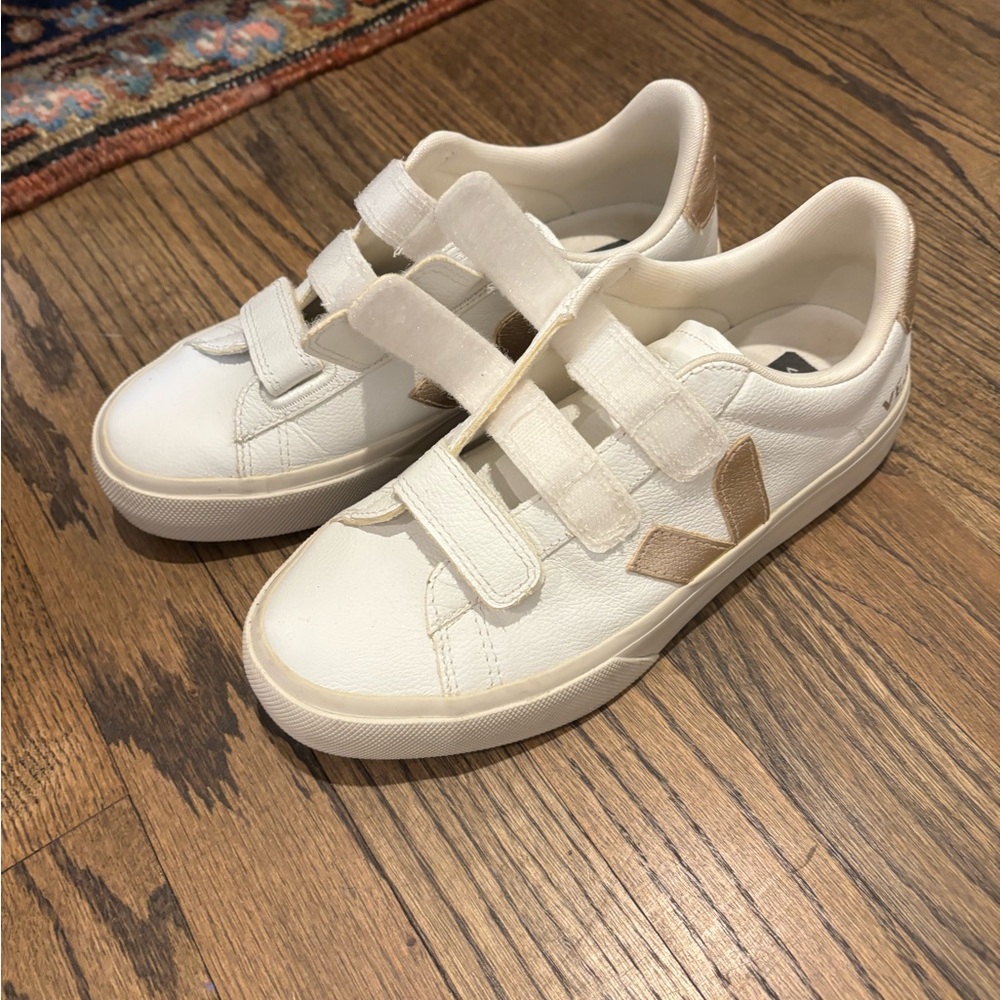 Veja White and gold Sneakers
